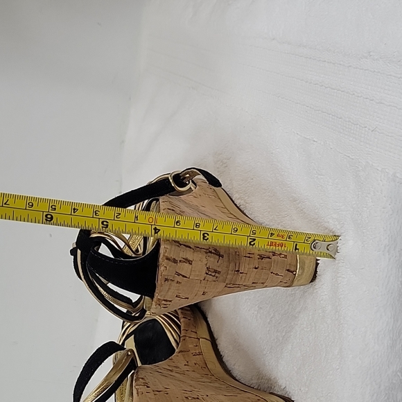 Arturo Chiang Wedge Sandals Size 9.5 Black and gold - Picture 9 of 13